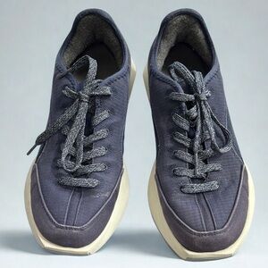 Women’s size 9 Allbirds Blue and White Sneakers with Versatile Style